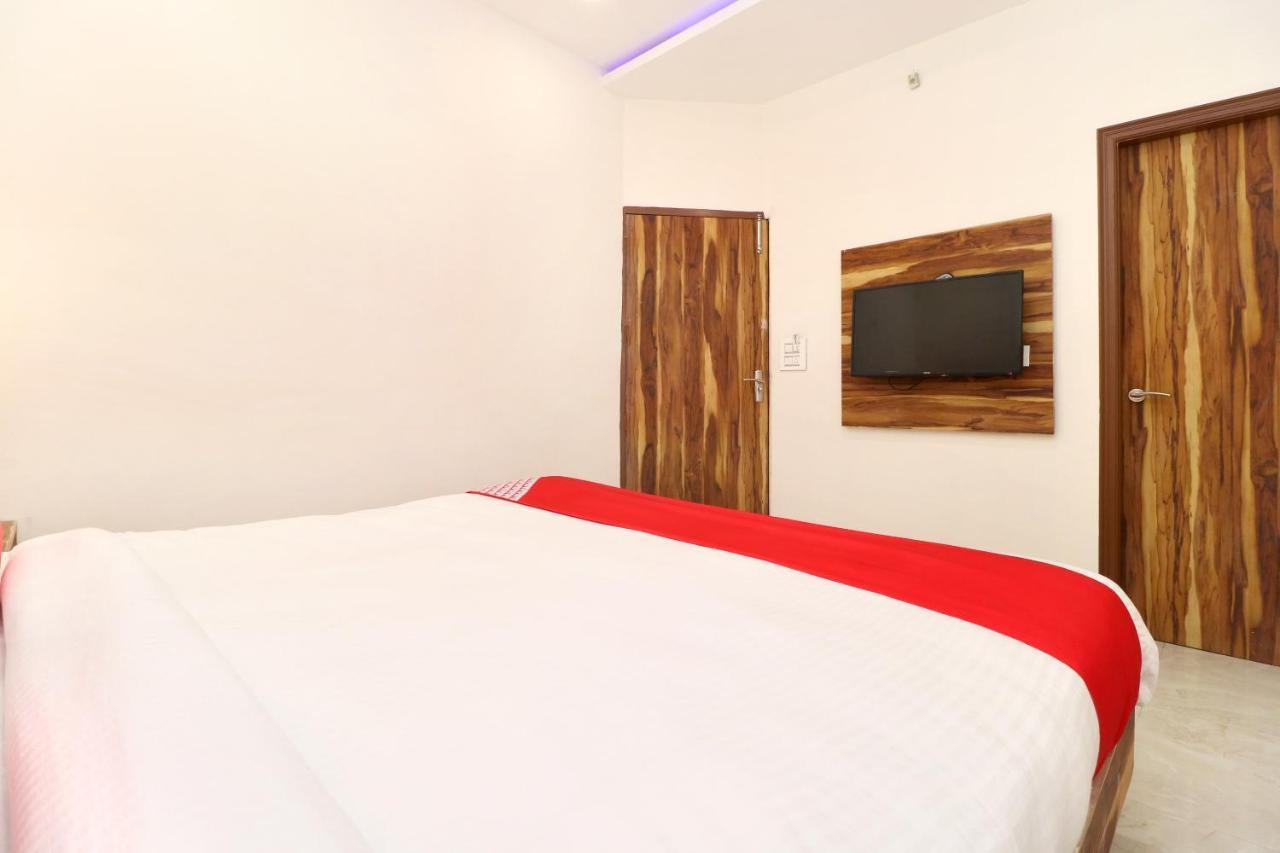 Hotel D Plaza Zirakpur Kültér fotó