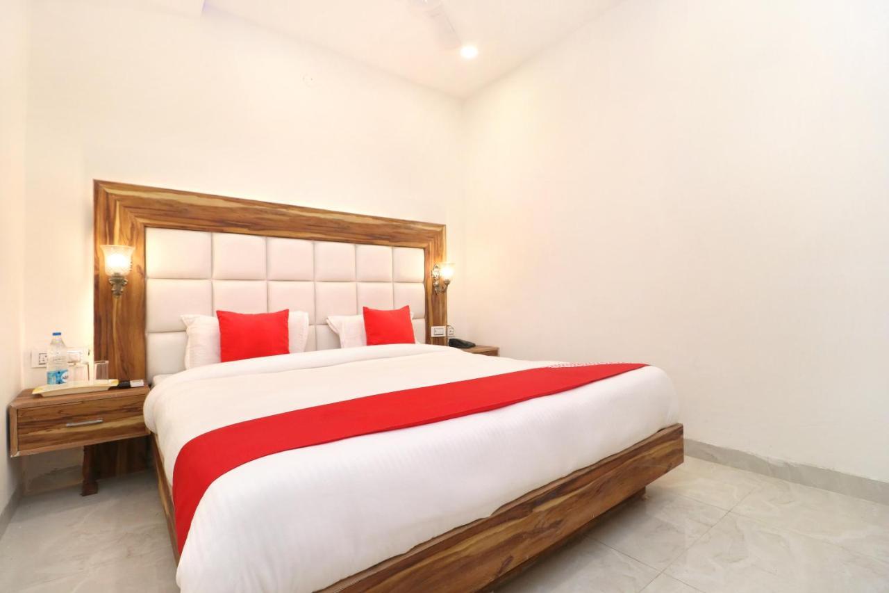 Hotel D Plaza Zirakpur Kültér fotó