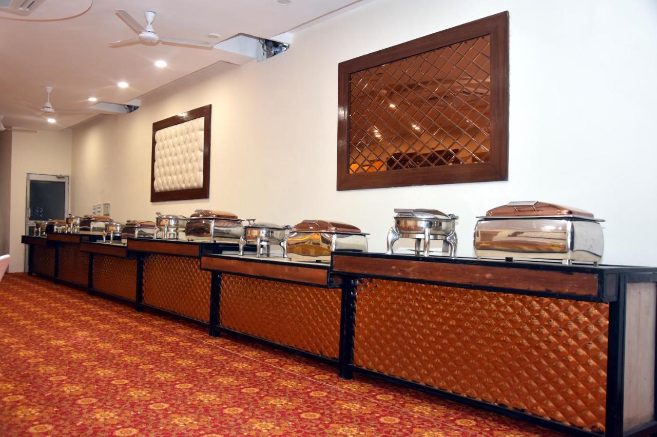 Hotel D Plaza Zirakpur Kültér fotó
