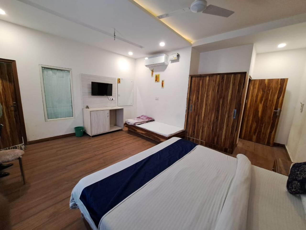 Hotel D Plaza Zirakpur Kültér fotó