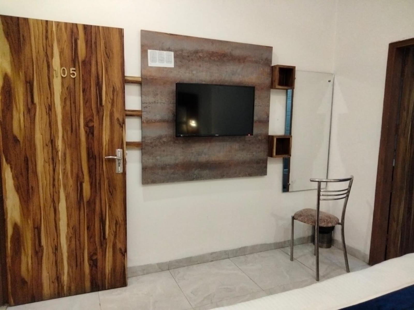 Hotel D Plaza Zirakpur Kültér fotó