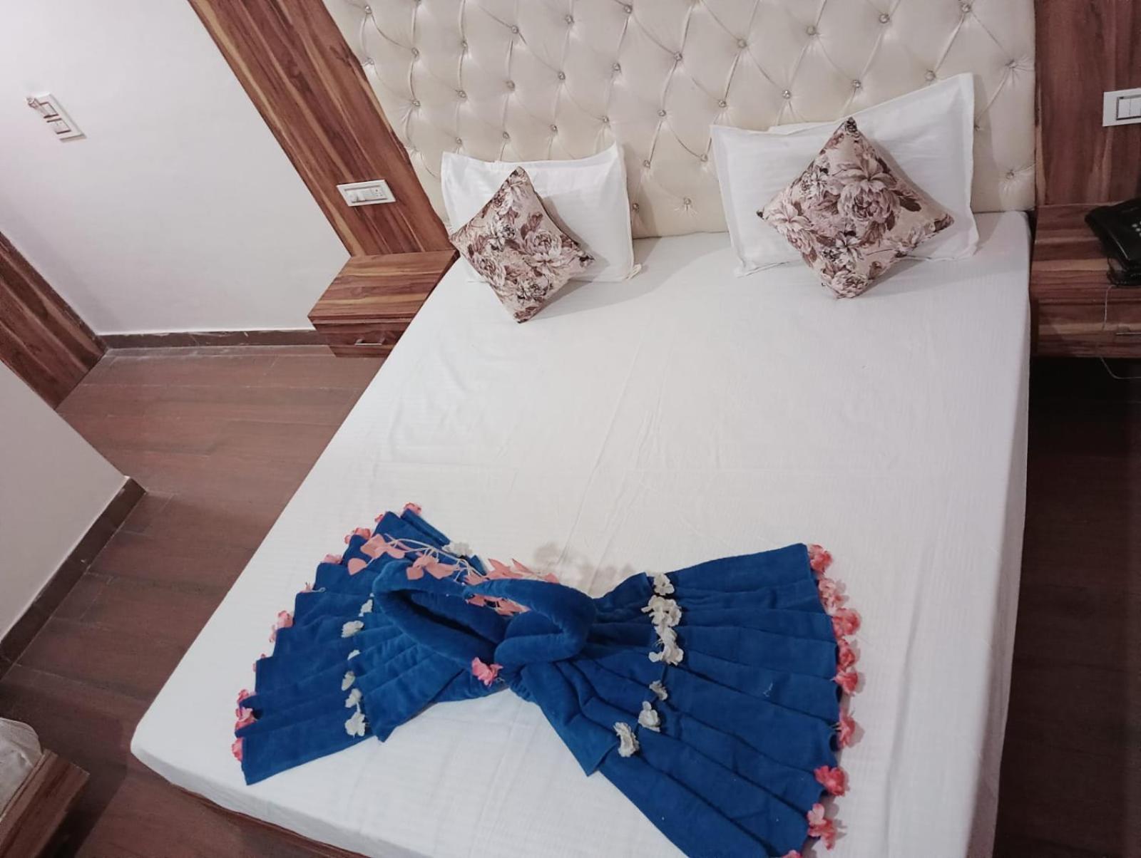 Hotel D Plaza Zirakpur Kültér fotó