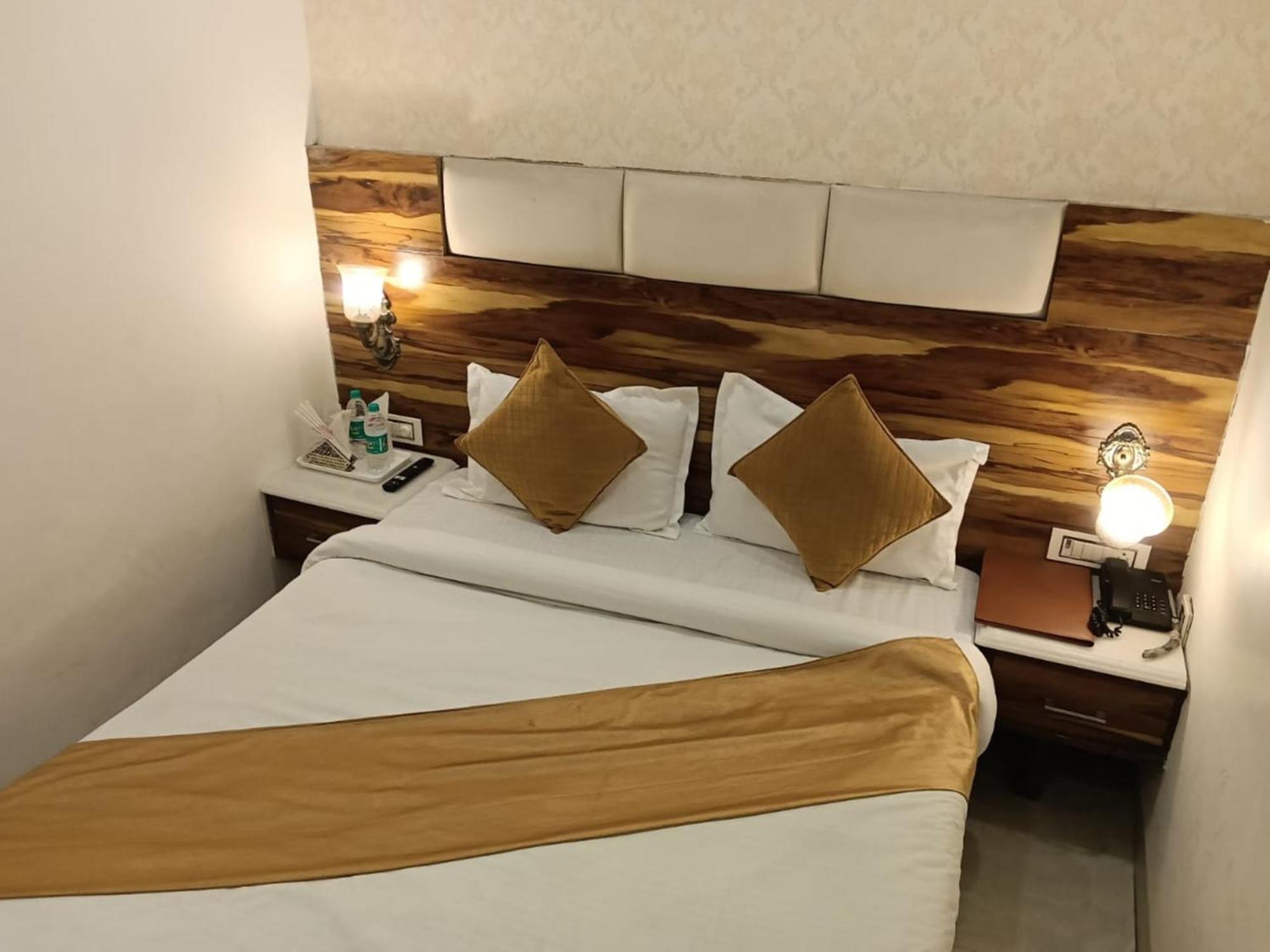 Hotel D Plaza Zirakpur Kültér fotó